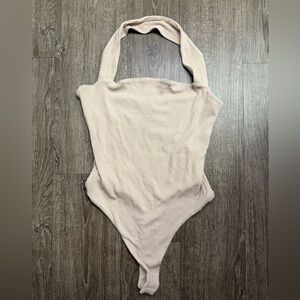 Superdown Beige Ribbed Bodysuit Cowl Neck Halter Straps Women’s Size M